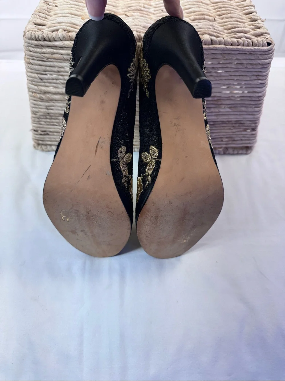 Beverly Feldman Black Gold Embroidered Lace Peep Toe Heels Size 7.5